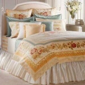 Aubusson Fresnel King Duvet Set, includes Two Euro Shams, EUC